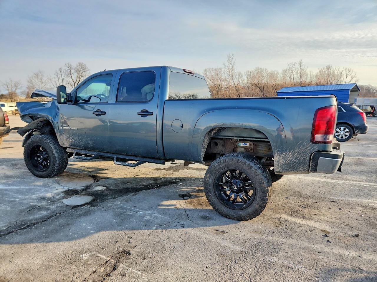 2008 GMC Sierra K2500 Heavy Duty - Image 2