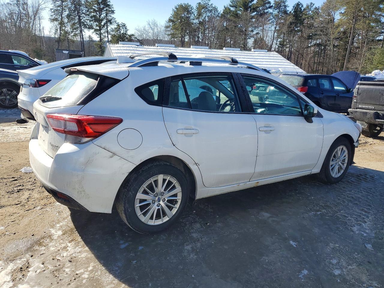 2017 Subaru Impreza Premium - Фото 3
