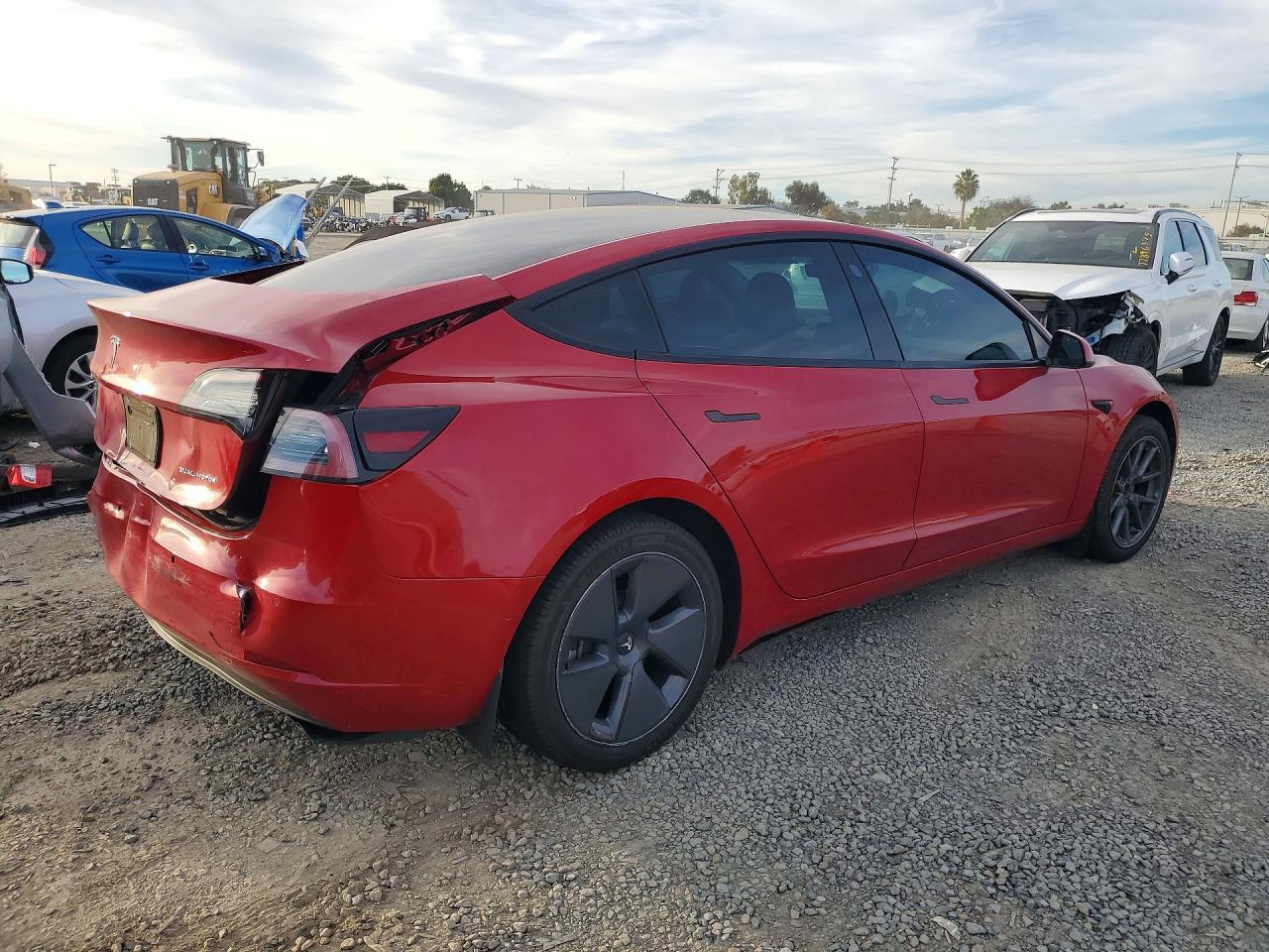2022 Tesla Model 3 - Фото 3