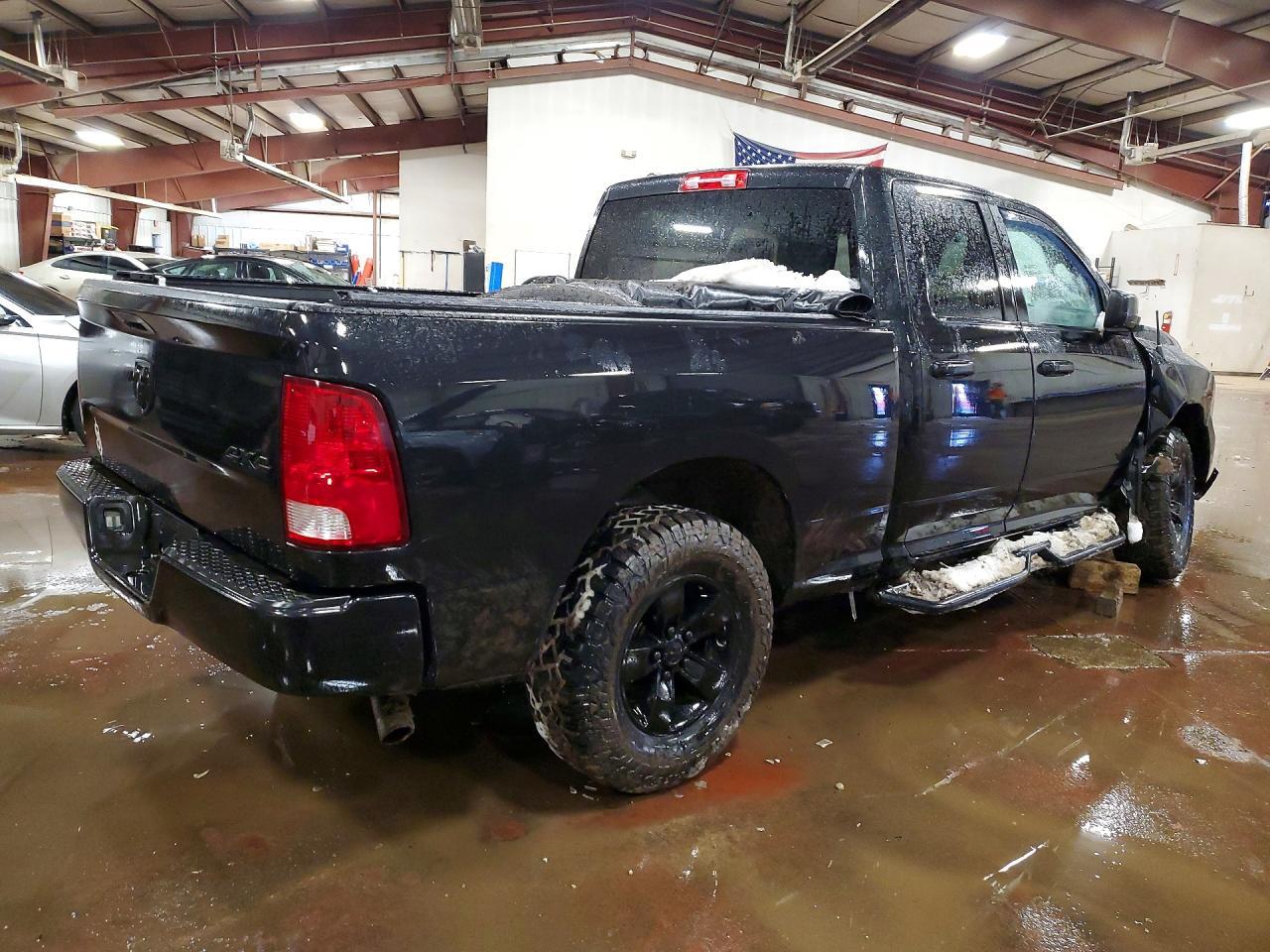 2019 Ram 1500 Classic Tradesman - Фото 3