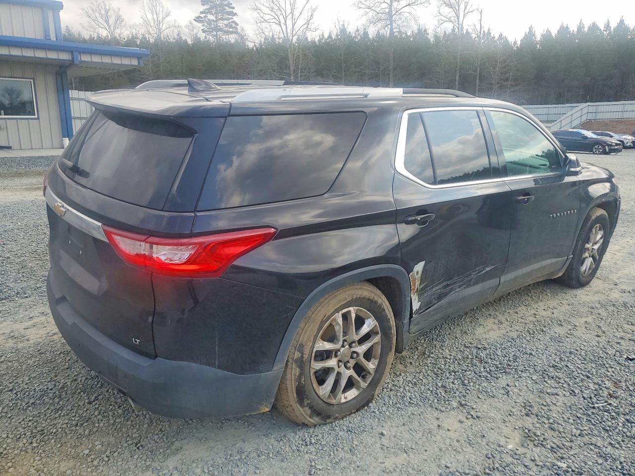2018 Chevrolet Traverse Lt - Image 3