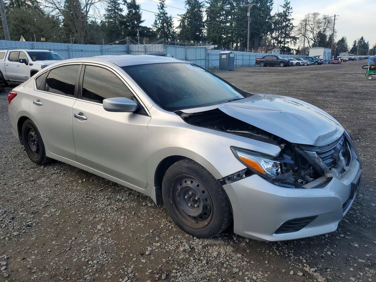 2016 Niss Altima 2.5 S - Image 4