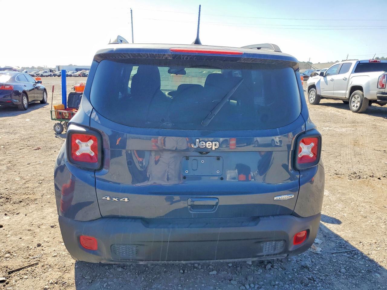 2022 Jeep Renegade Latitude - Image 6