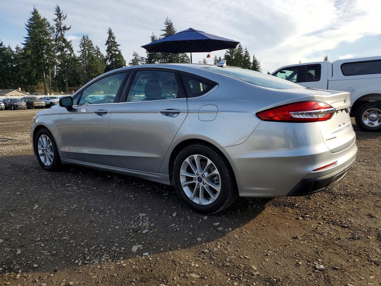 2020 Ford Fusion Se - Фото 2