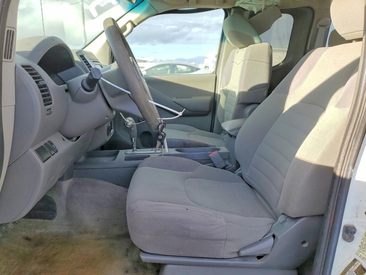 2014 Nissan Frontier S - Фото 7