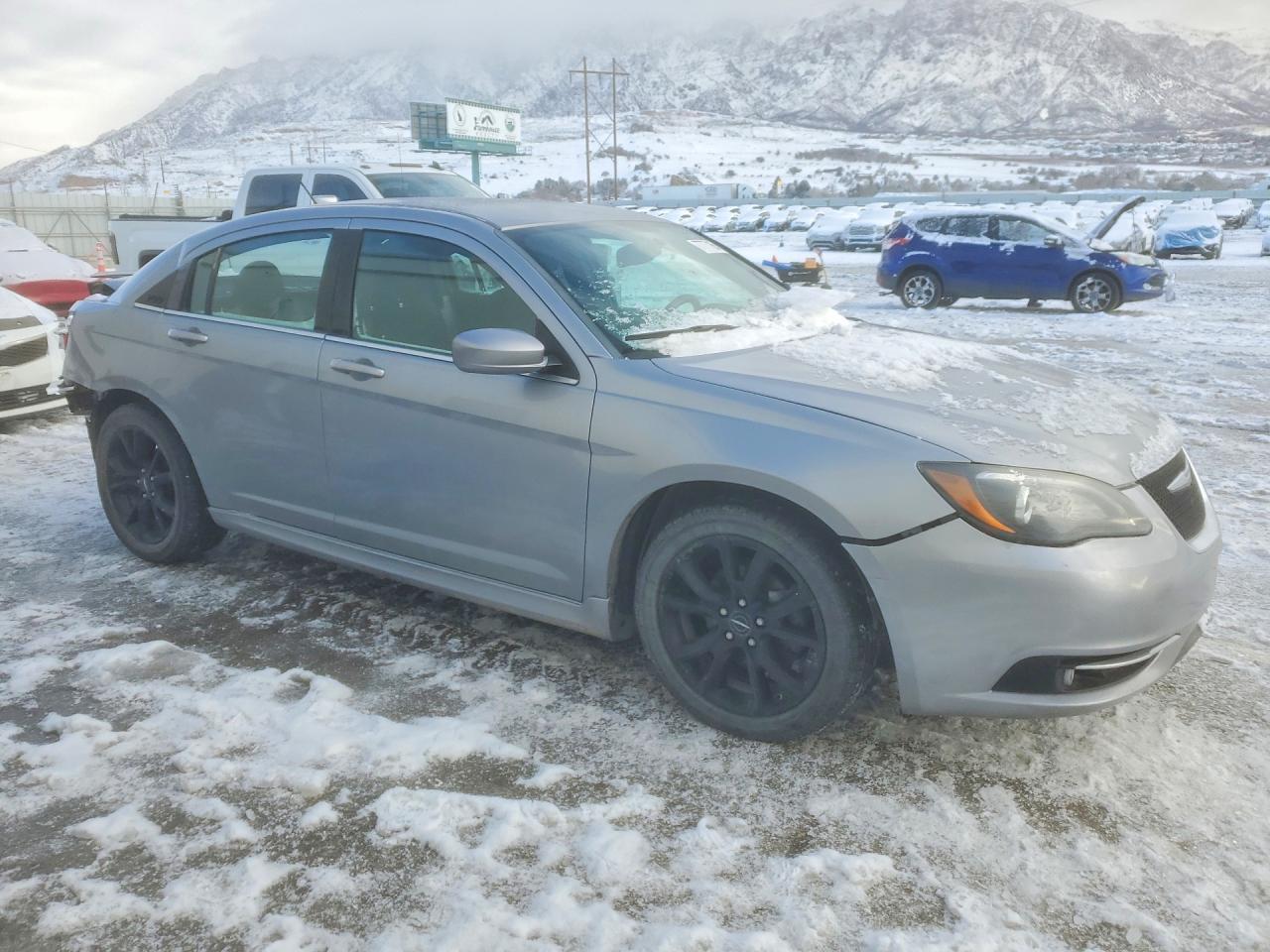 2014 Chrysler 200 Touring - Image 4