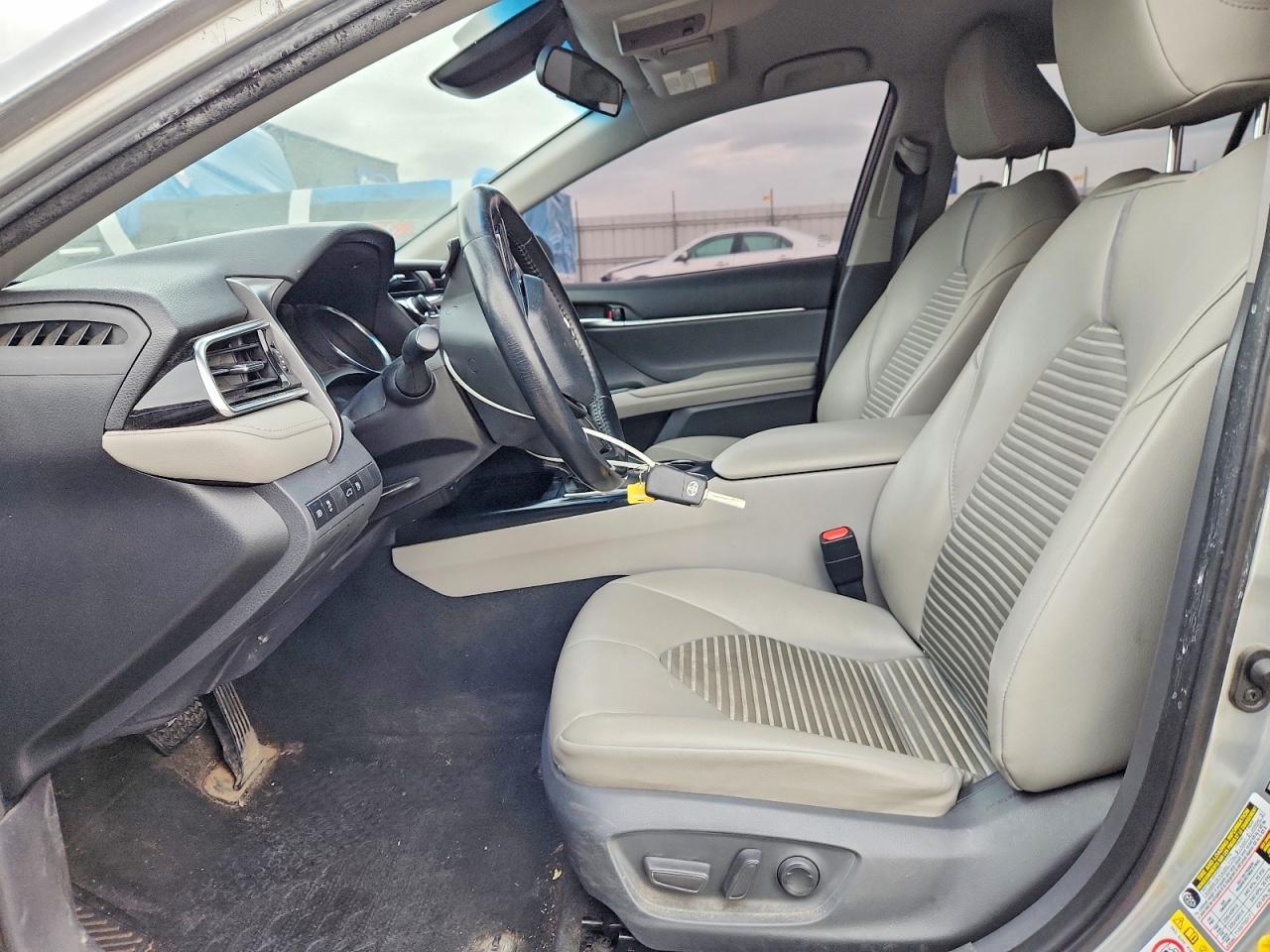 2018 Toyota Camry L - Image 7