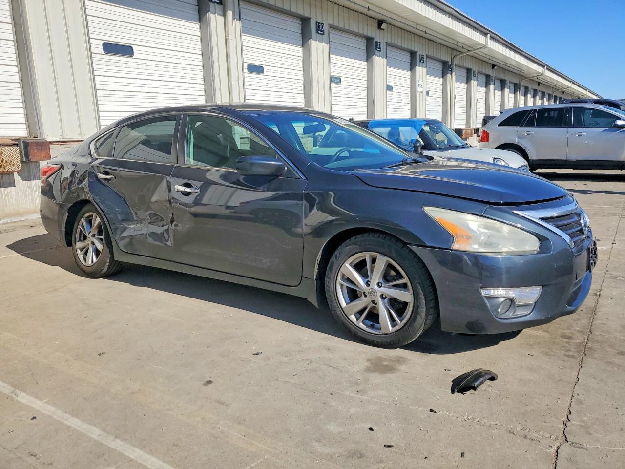 2015 Nissan Altima 2.5 - Image 4