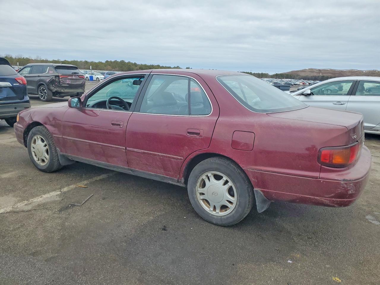 1996 Toyota Camry Le - Фото 2