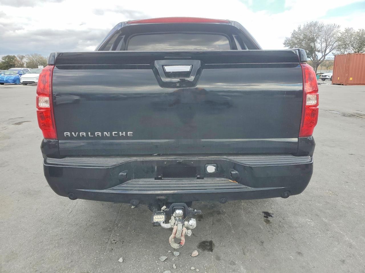 2013 Chevrolet Avalanche Lt - Image 6