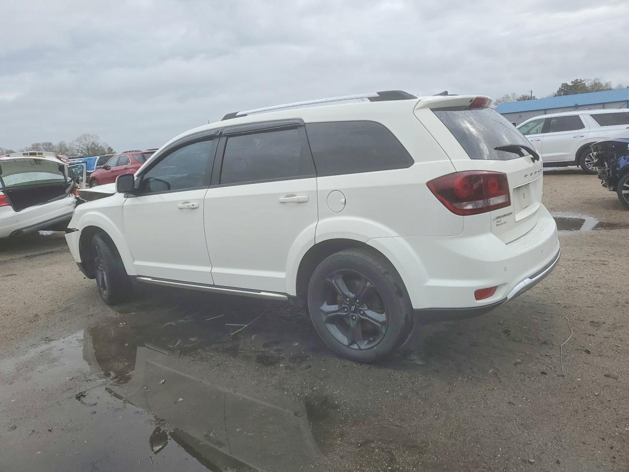 2020 Dodge Journey Crossroad - Image 2