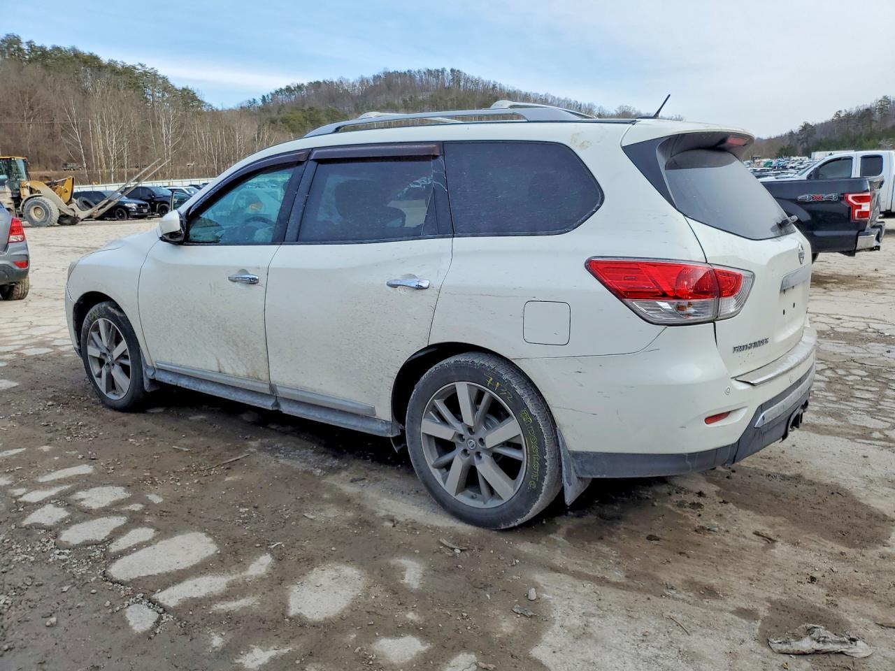 2014 Nissan Pathfinder S - Фото 2