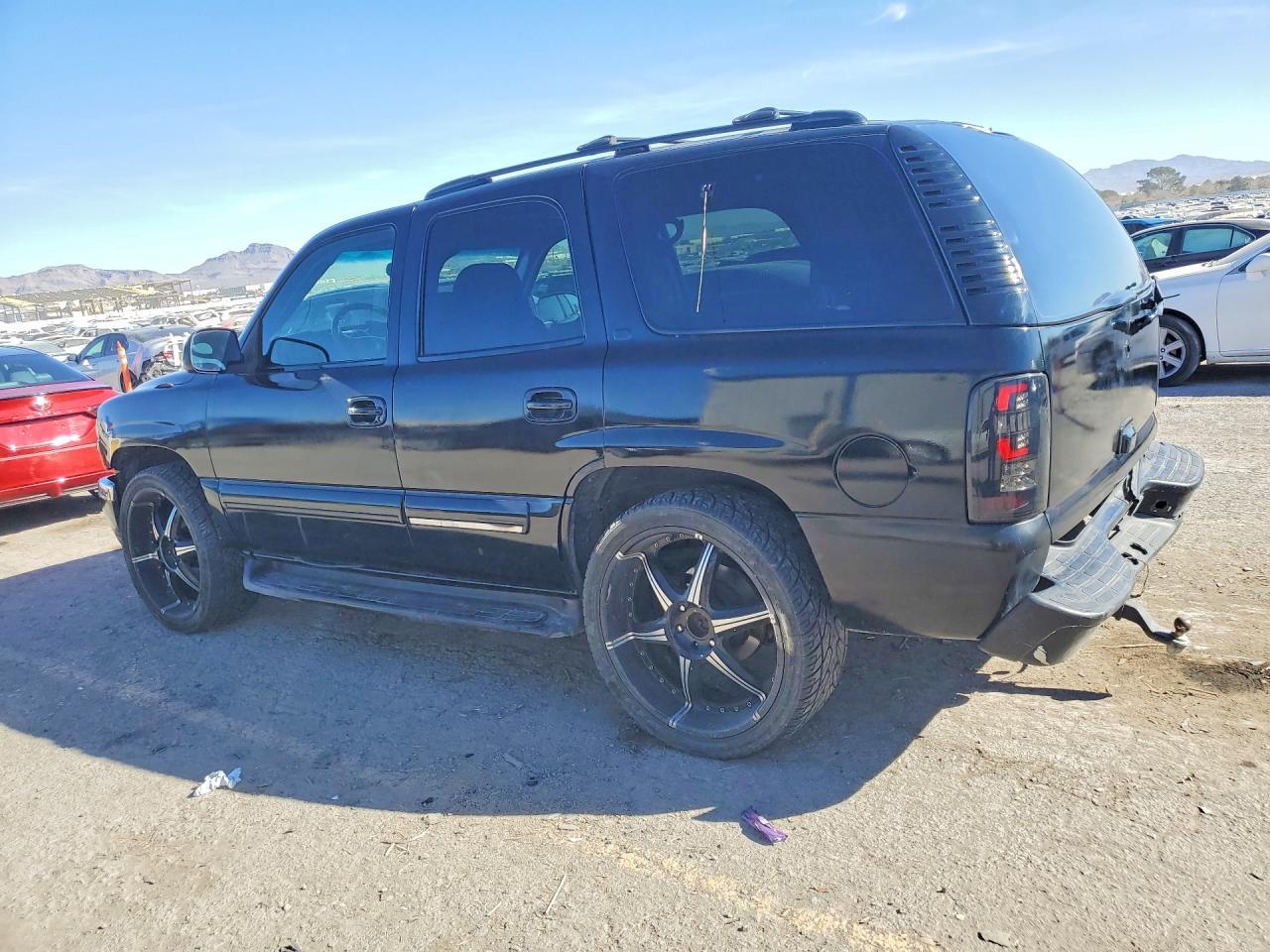 2001 Chevrolet Tahoe C1500 - Фото 2