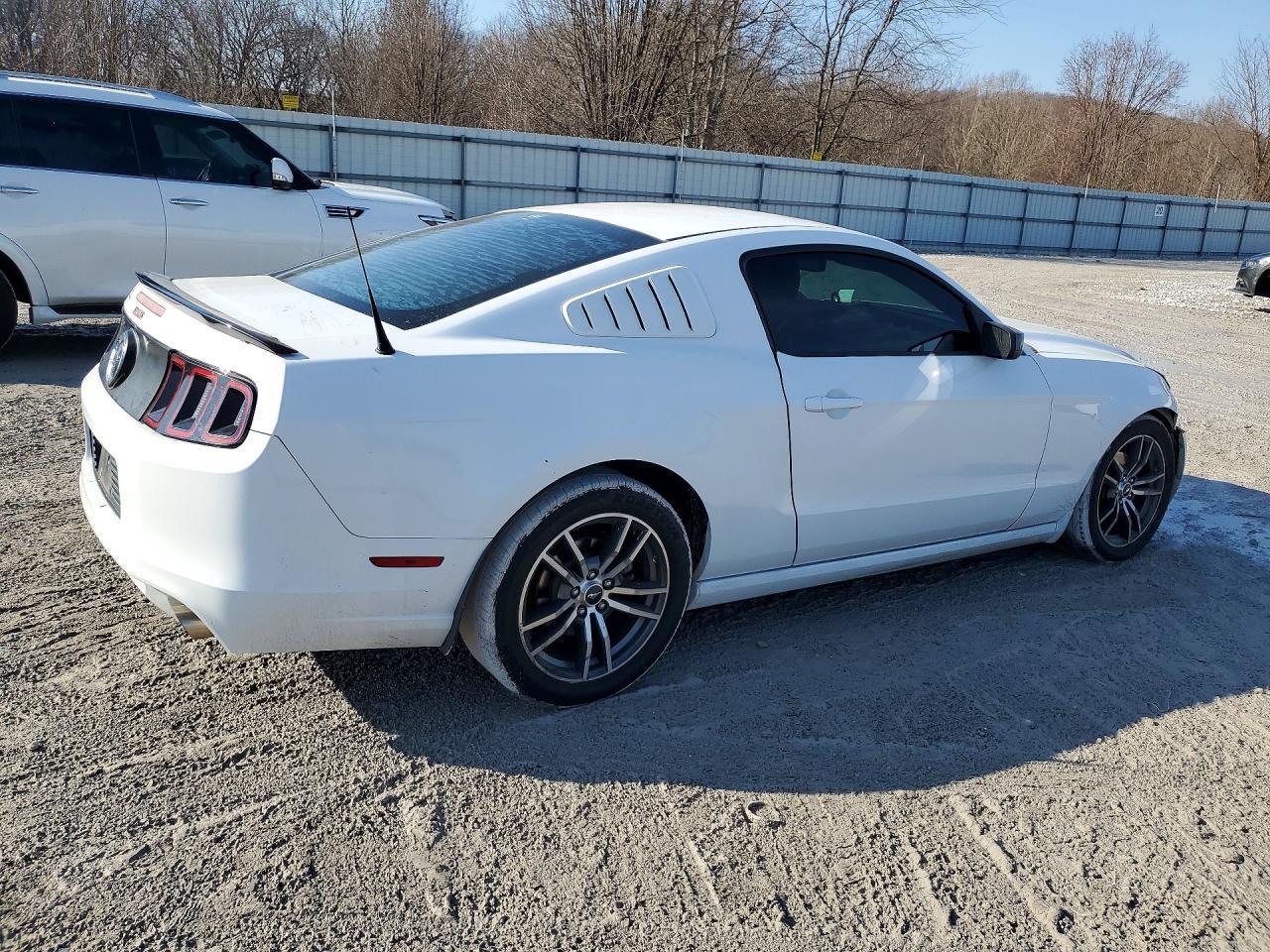 2014 Ford Mustang - Image 3