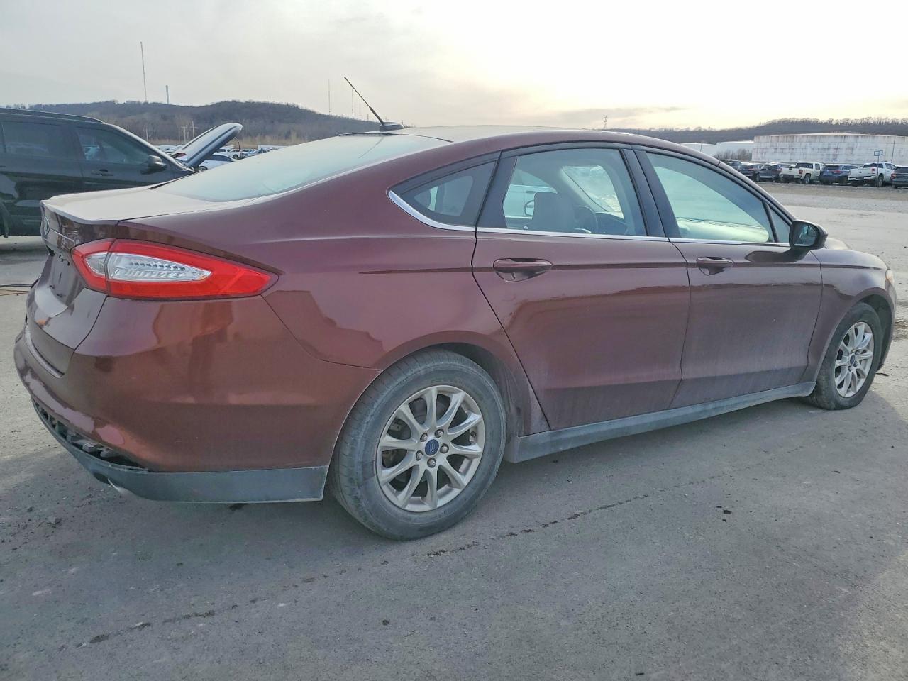 2015 Ford Fusion S - Фото 3