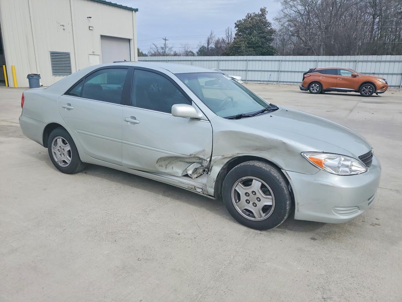 2002 Toyota Camry Le - Фото 4