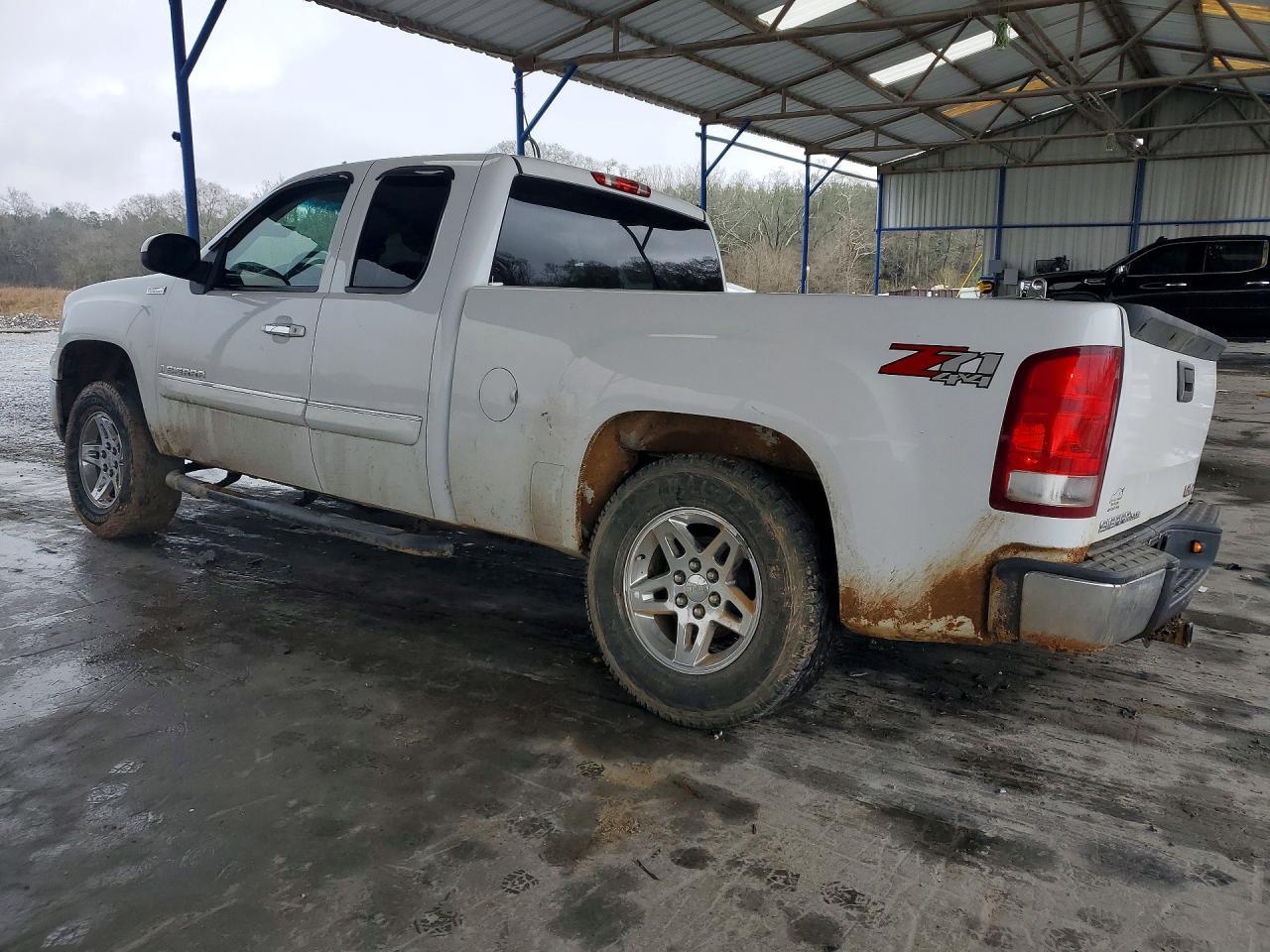2008 GMC Sierra K1500 - Image 2