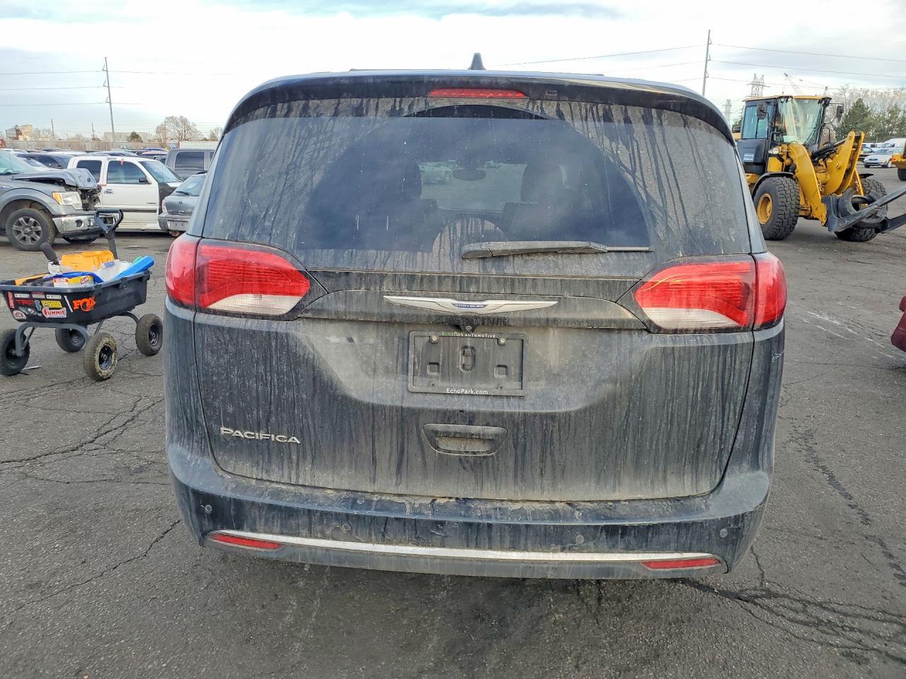 2018 Chrysler Pacifica Touring L - Image 6