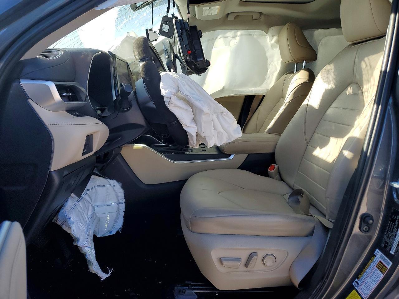 2025 Toyota Highlander - Image 7