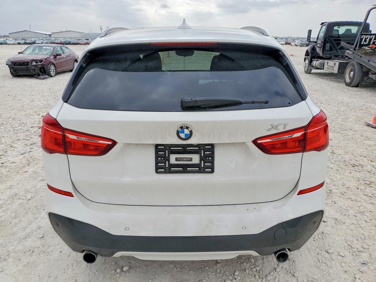 2017 BMW X1 xDrive28I - Фото 6