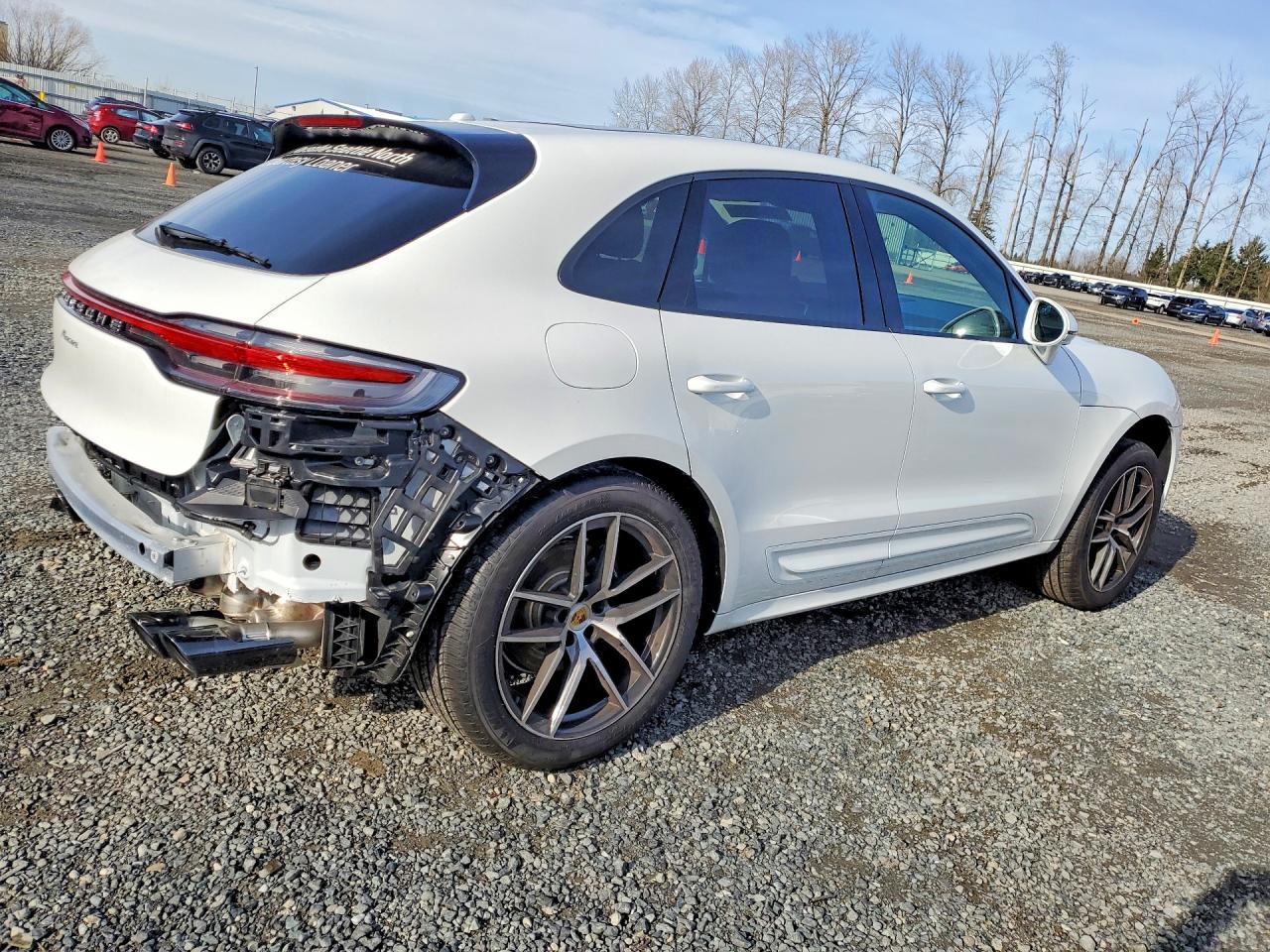 2025 Porsche Macan Base - Image 3