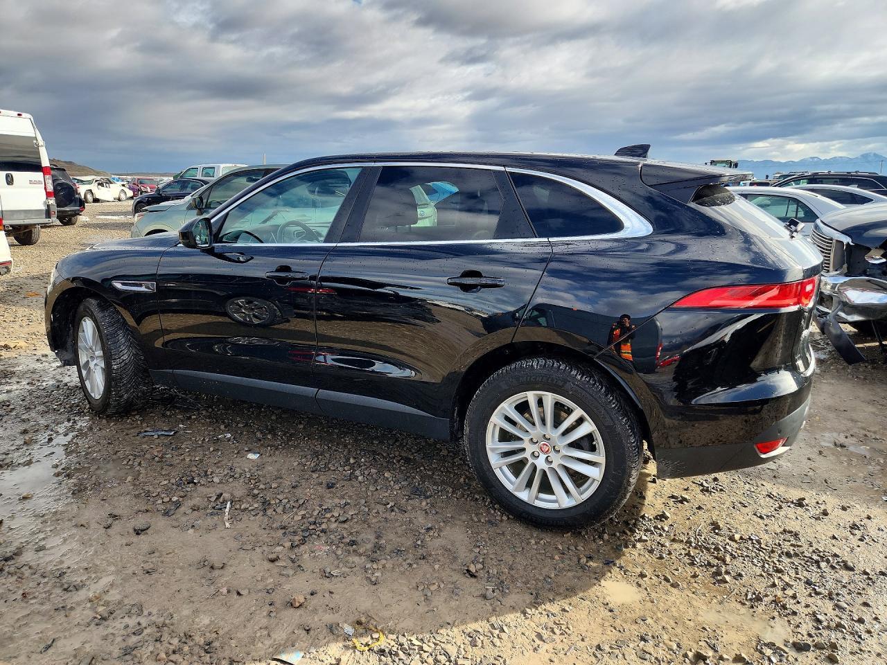 2017 Jaguar F-Pace Prestige - Image 2
