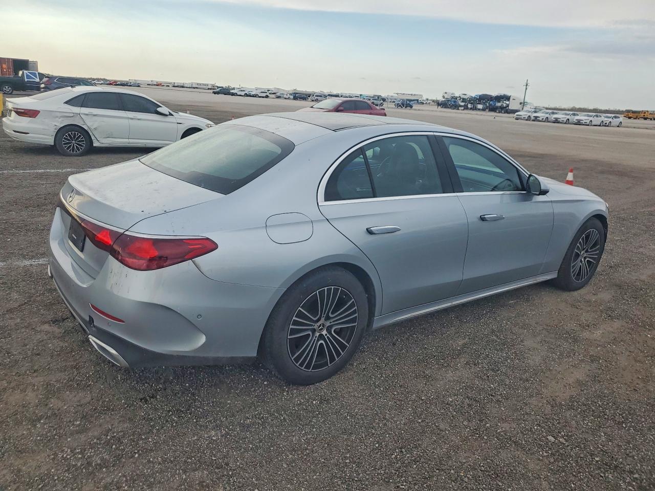 2025 Mercedes-Benz E 350 4Matic - Фото 3