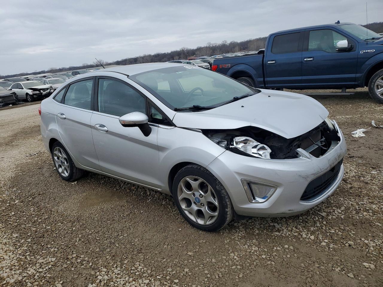 2013 Ford Fiesta Titanium - Image 4