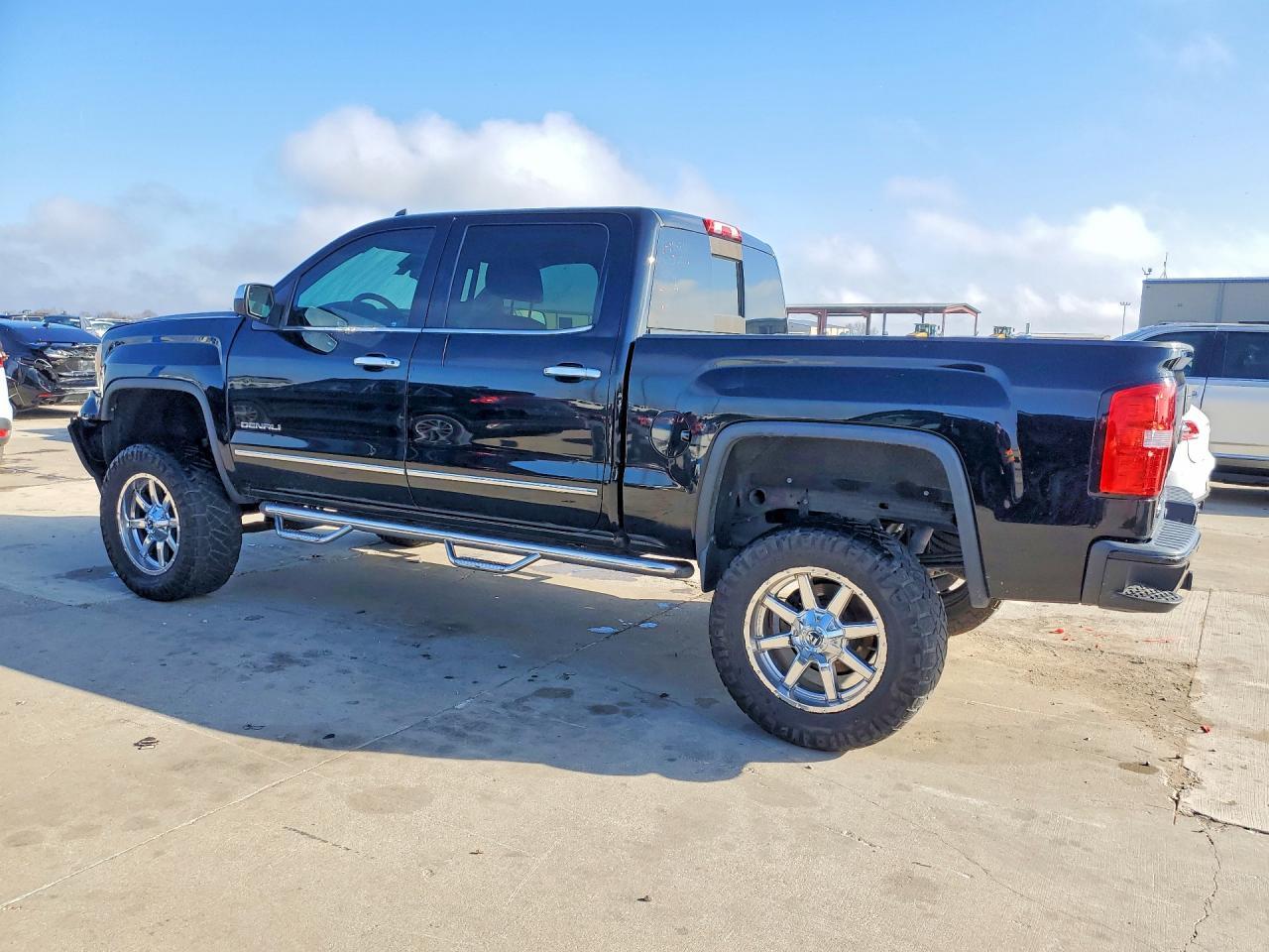 2015 GMC Sierra C1500 Denali - Image 2