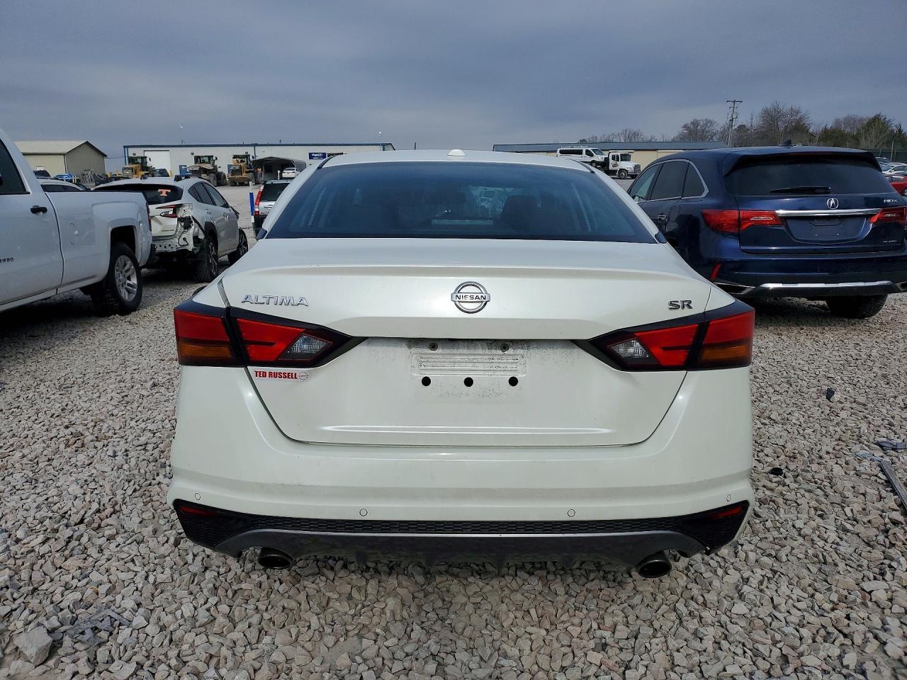 2020 Nissan Altima Sr - Фото 6