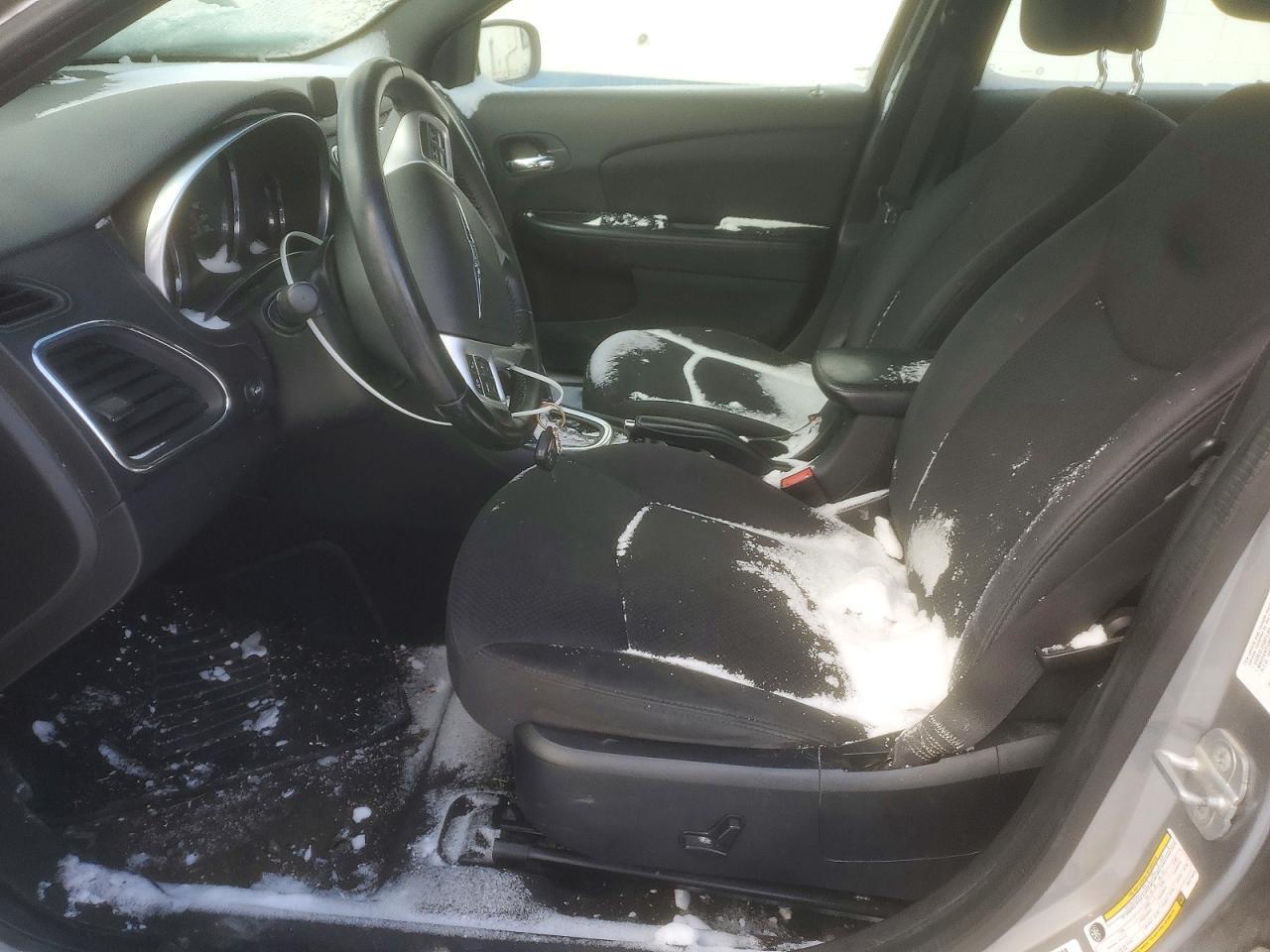 2014 Chrysler 200 Touring - Image 7