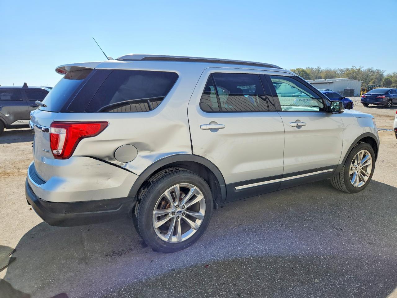 2018 Ford Explorer Xlt - Image 3