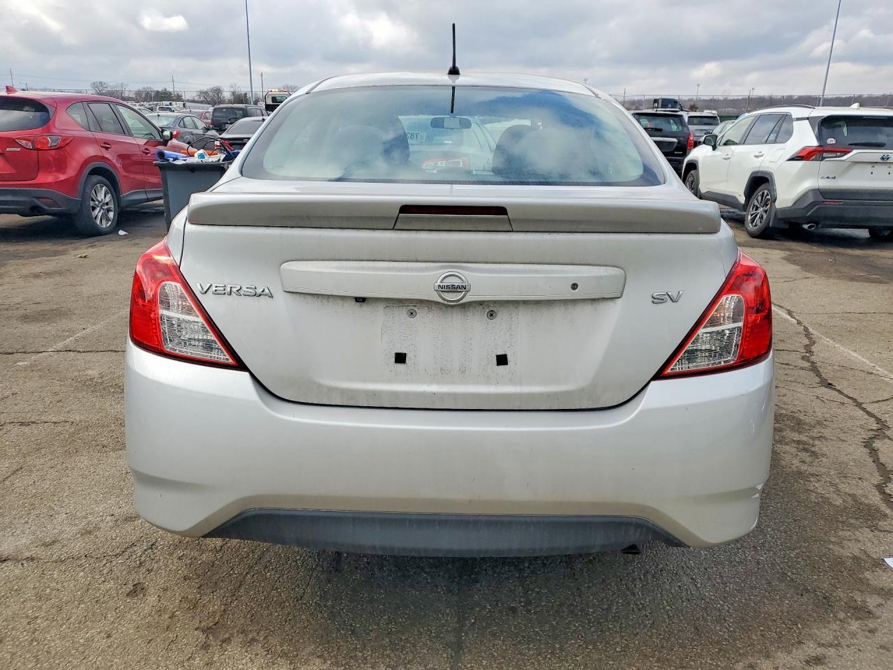 2019 Nissan Versa Sv - Image 6