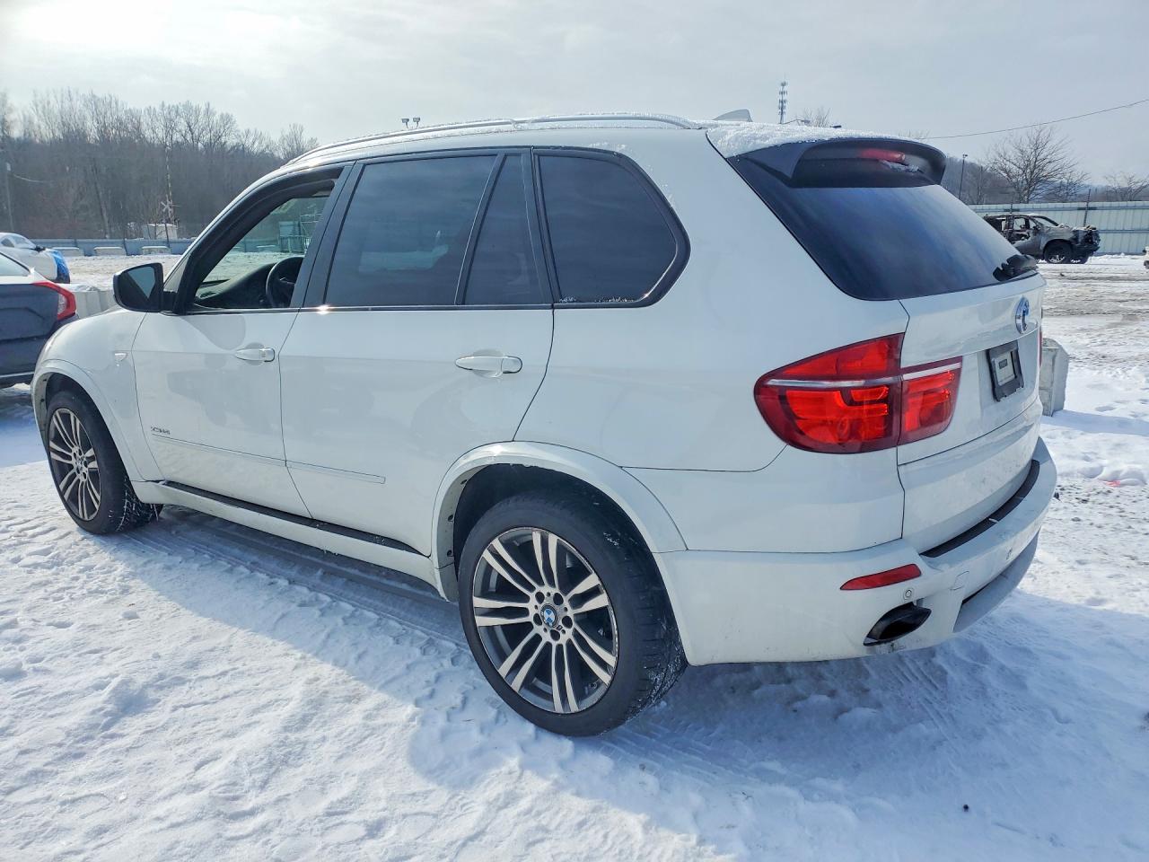 2013 BMW X5 xDrive35I - Фото 2