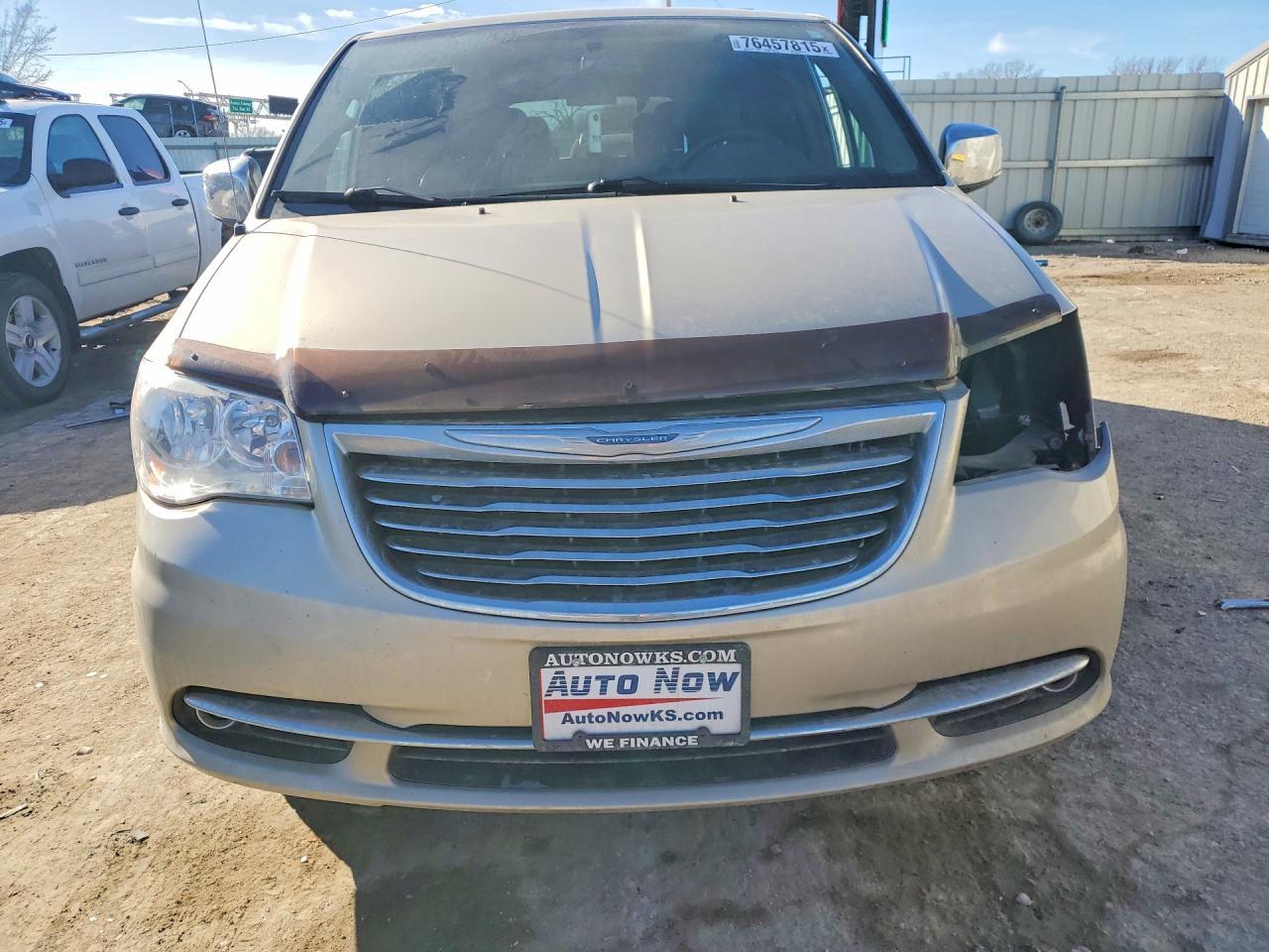 2012 Chrysler Town & Country Touring L - Фото 5