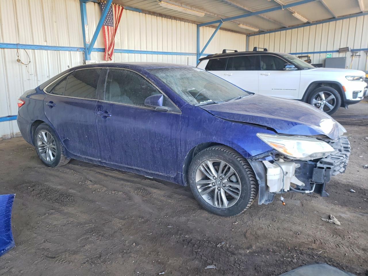 2016 Toyota Camry Se - Фото 4