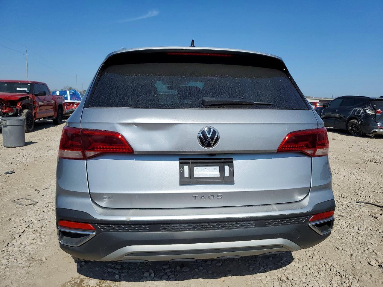 2024 Volkswagen Taos Se - Image 6