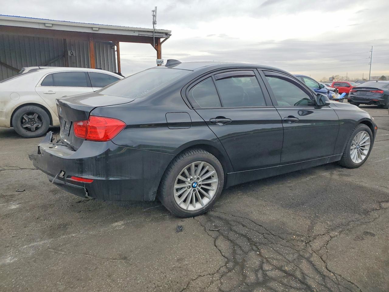 2014 BMW 320 I - Фото 3