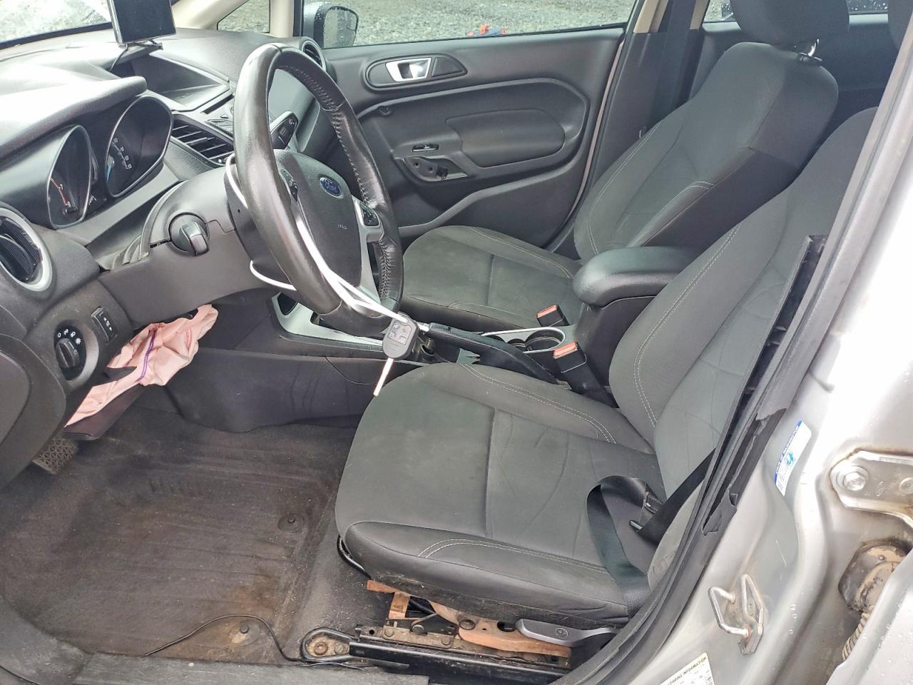 2015 Ford Fiesta Se - Image 7