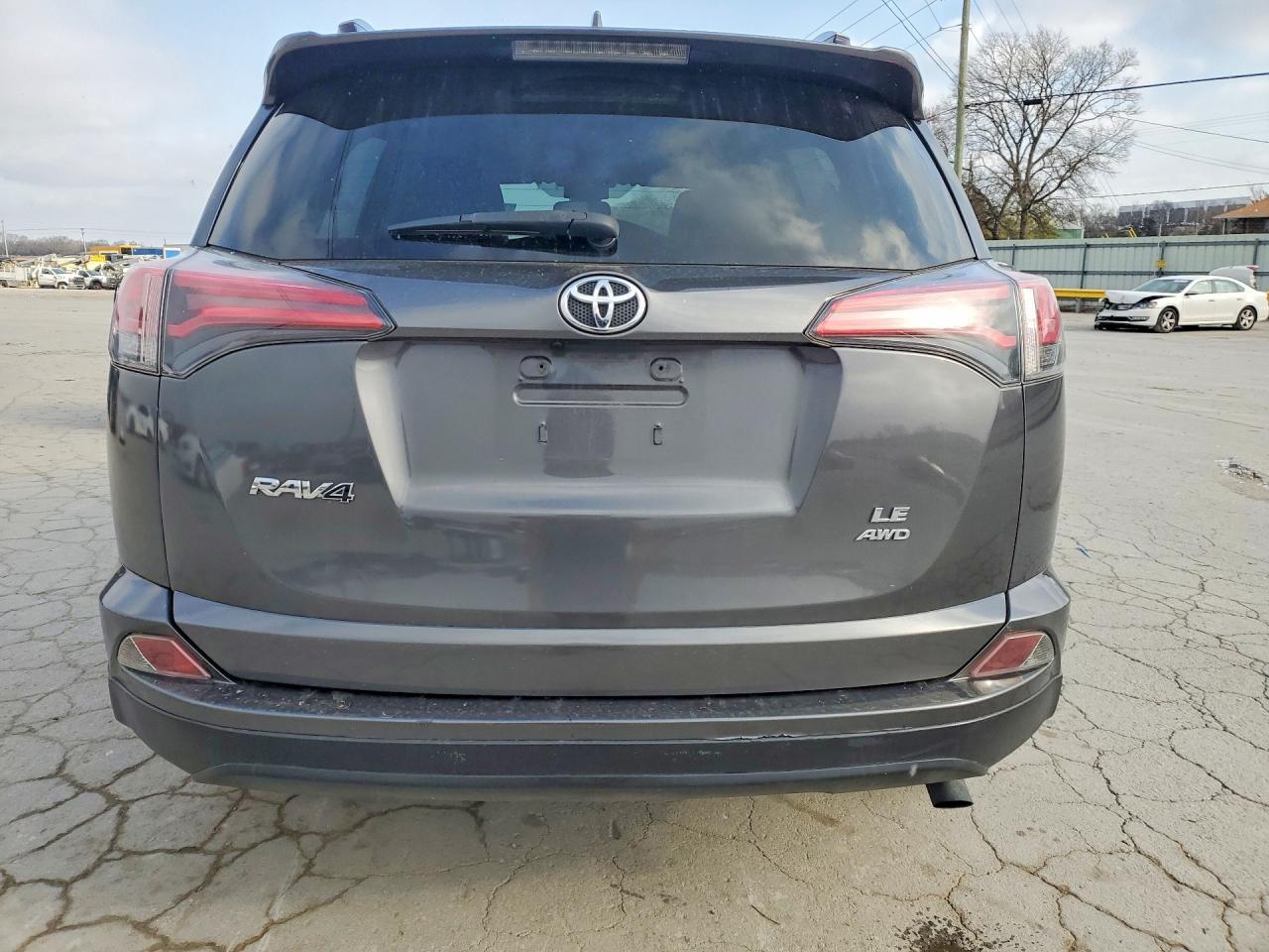 2017 Toyota Rav4 Le - Image 6