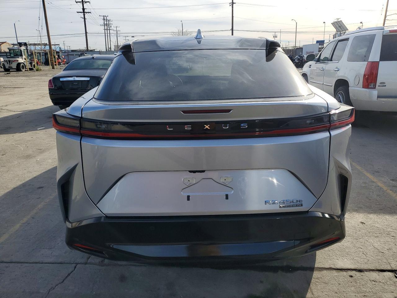 2023 Lexus Rz 450E - Image 6