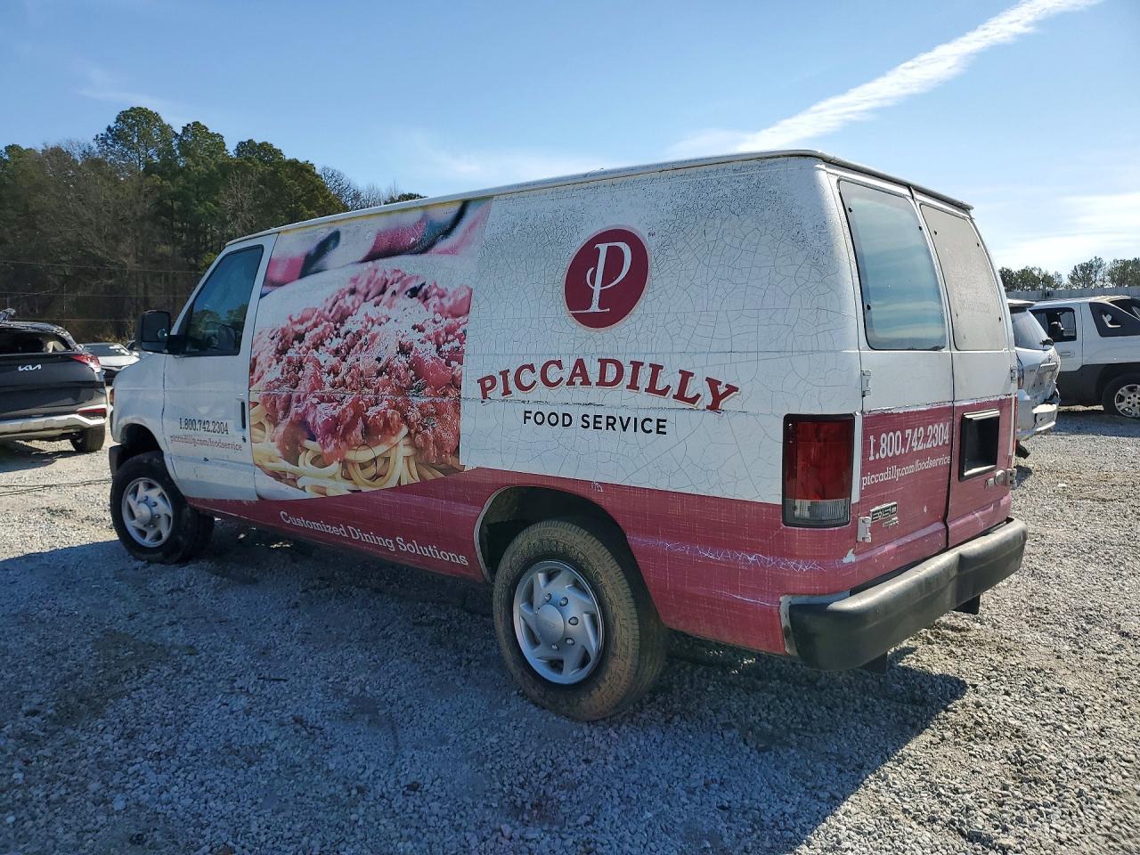 2011 Ford Econoline E150 Van - Фото 2