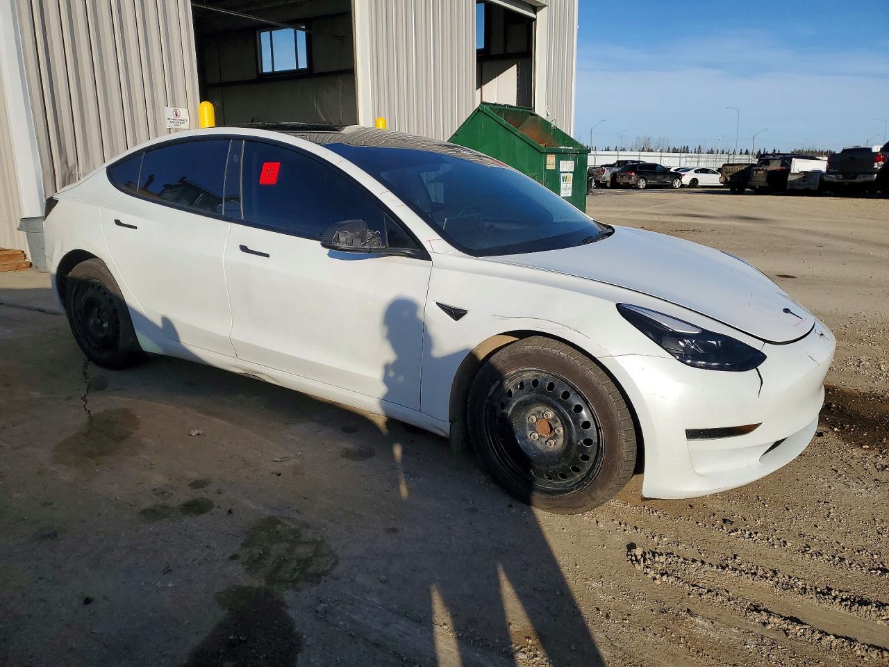 2023 Tesla Model 3 - Фото 4