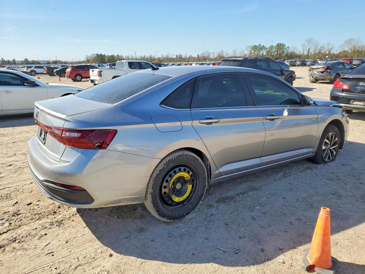 2025 Volkswagen Jetta S - Фото 3