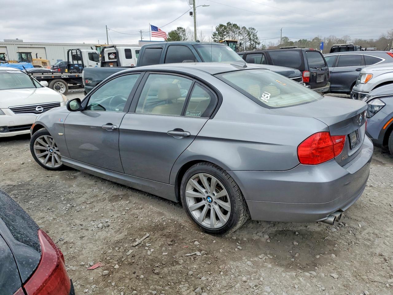 2011 BMW 328 I - Фото 2