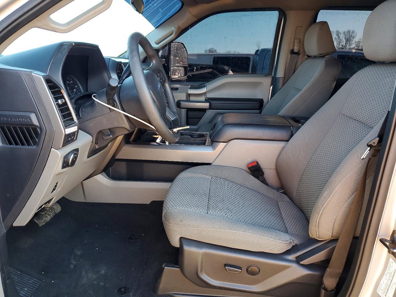 2022 Ford F250 Super Duty - Image 7
