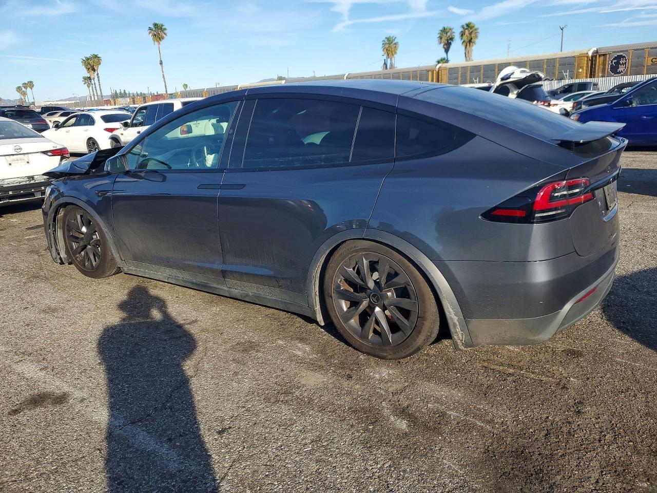 2023 Tesla Model X - Фото 2