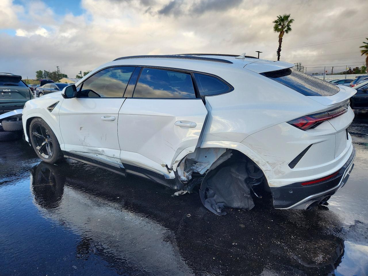 2021 Lamborghini Urus - Фото 2