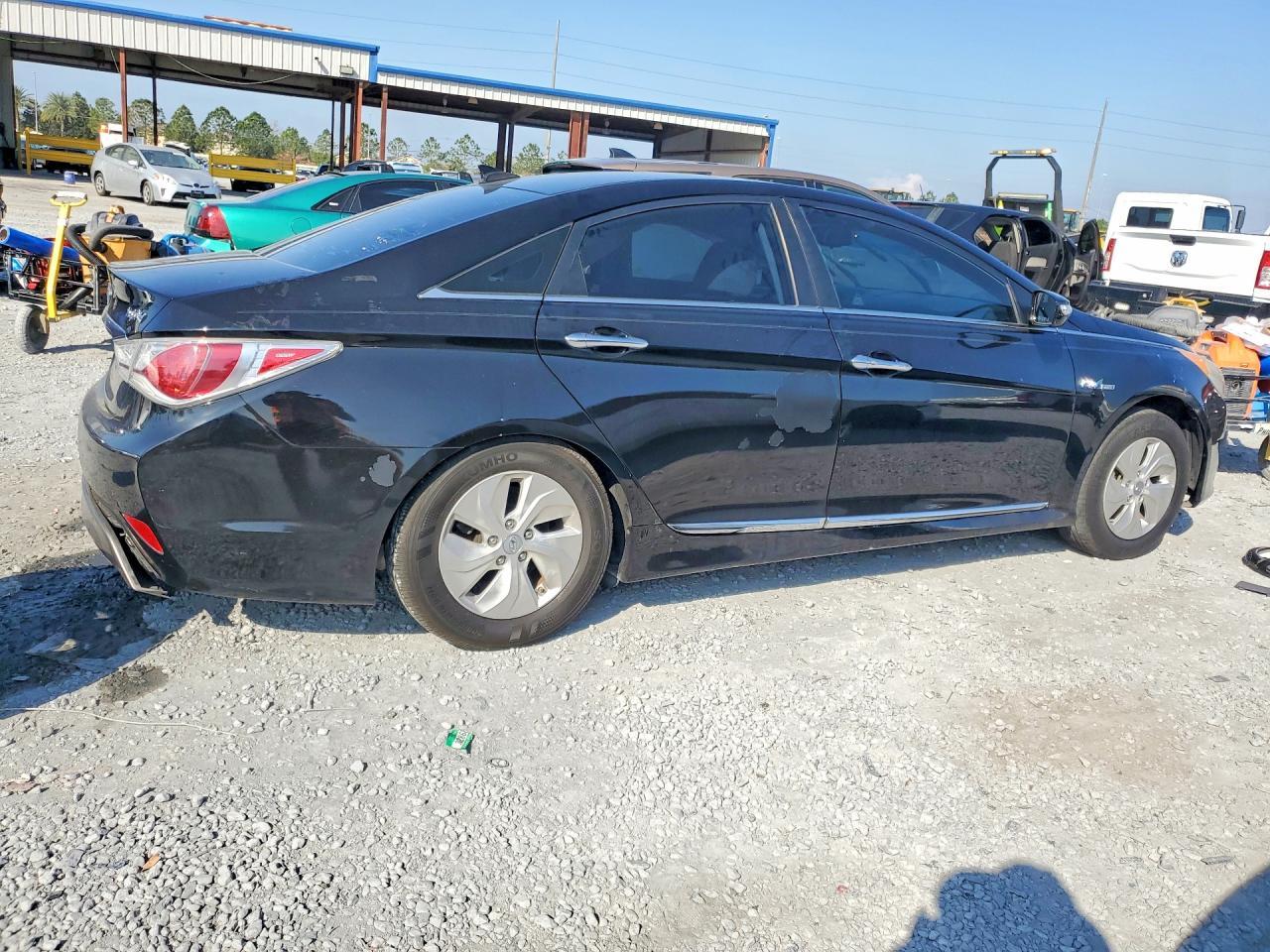 2015 Hyundai Sonata Hybrid - Image 3