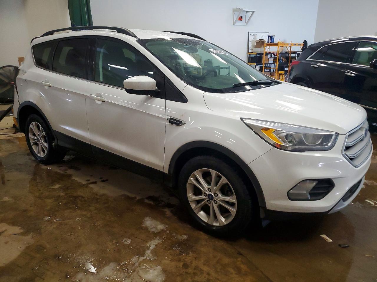 2017 Ford Escape Se - Фото 4